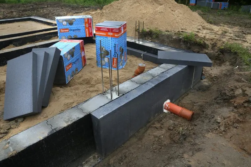 Jak ocieplenie fundamentów wpływa na komfort życia w Twoim domu?