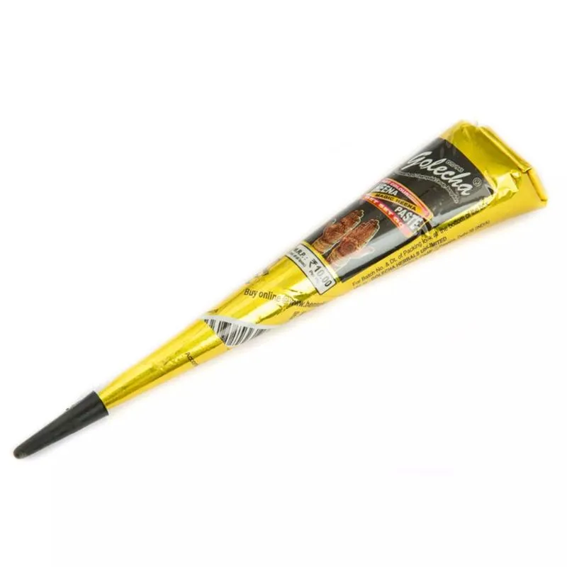 Jak skutecznie zafarbować włosy na czarno bez użycia farby?