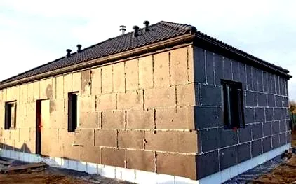 Skuteczne sposoby na to, jak ocieplić ścianę od środka w Twoim domu