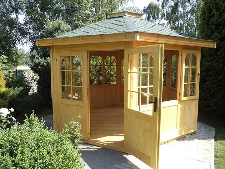 Budowa altany drewnianej