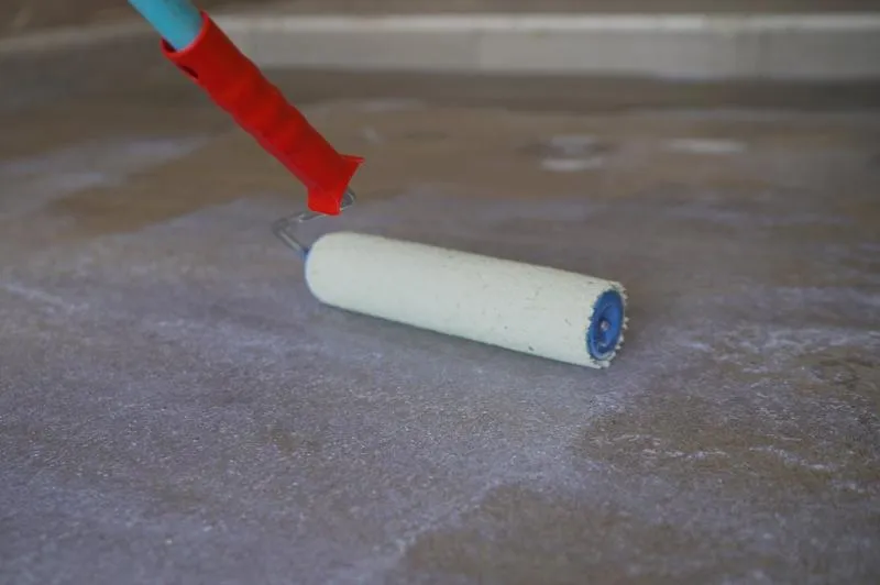 Gruntowanie posadzek betonowych