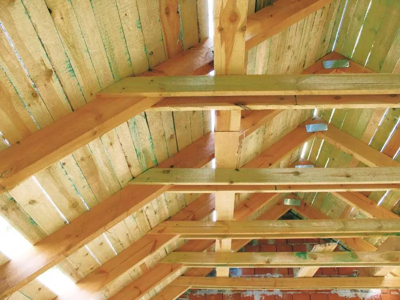 Materiały i narzędzia do więźby dachowej