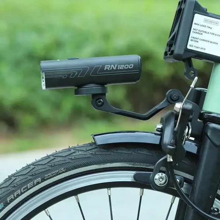 Montaż widelca w rowerze