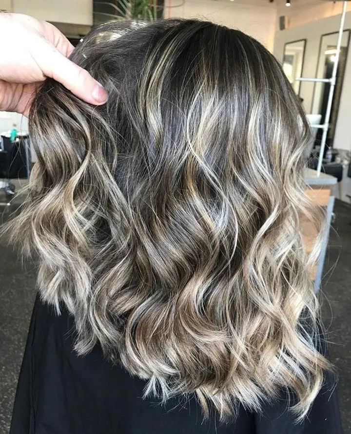 Pielęgnacja szarych włosów