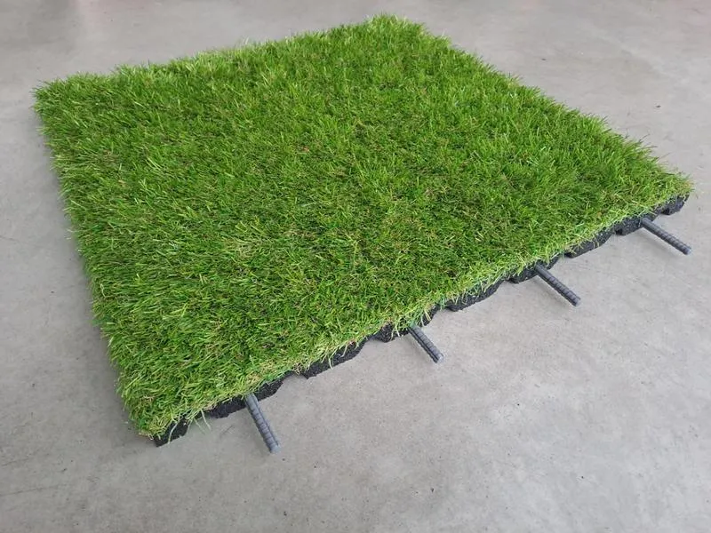 Sztuczna trawa na balkonie